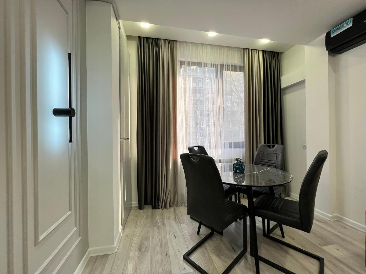 Cozy Apt 3 City Center Єреван Екстер'єр фото