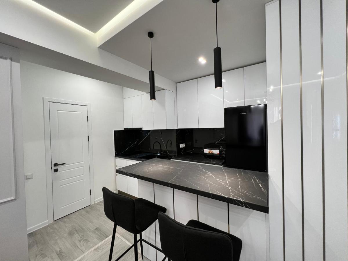 Cozy Apt 3 City Center Єреван Екстер'єр фото
